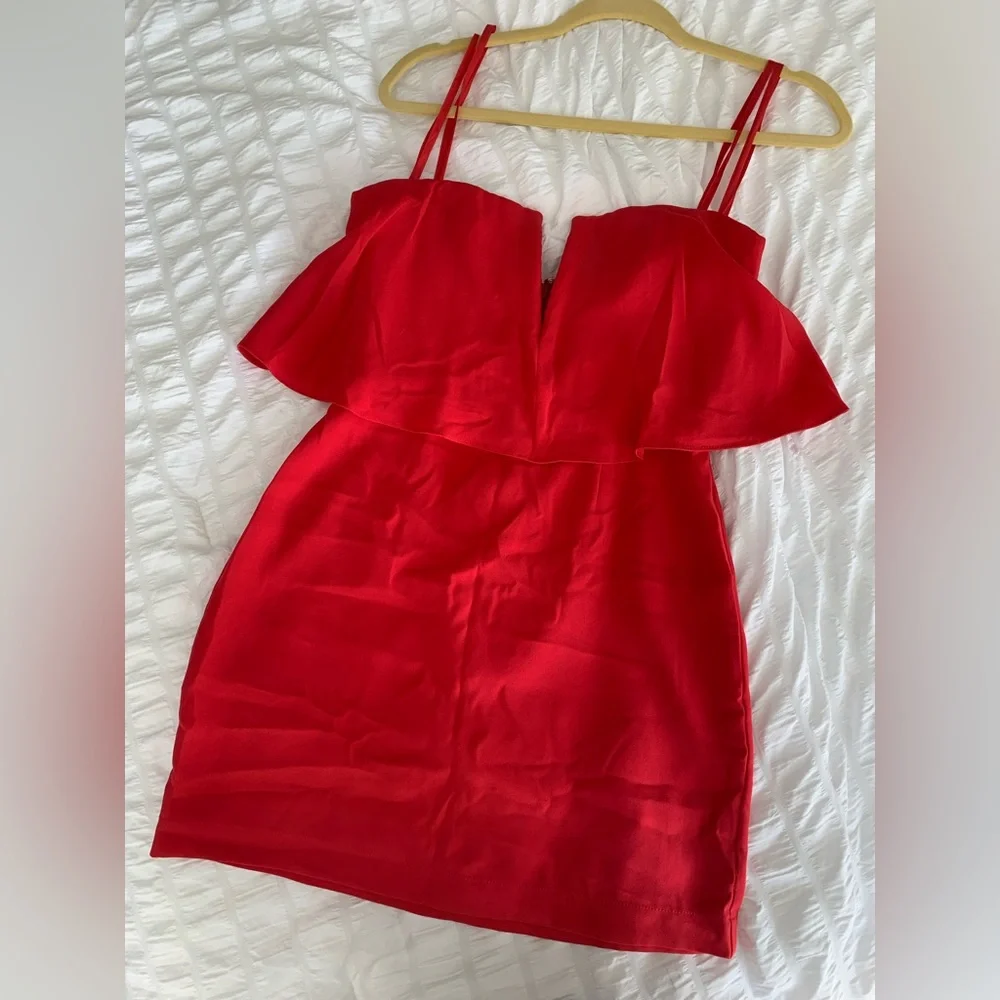 EUC BCBGMaxAzria perfect LRD size 4 - Picture 2 of 8